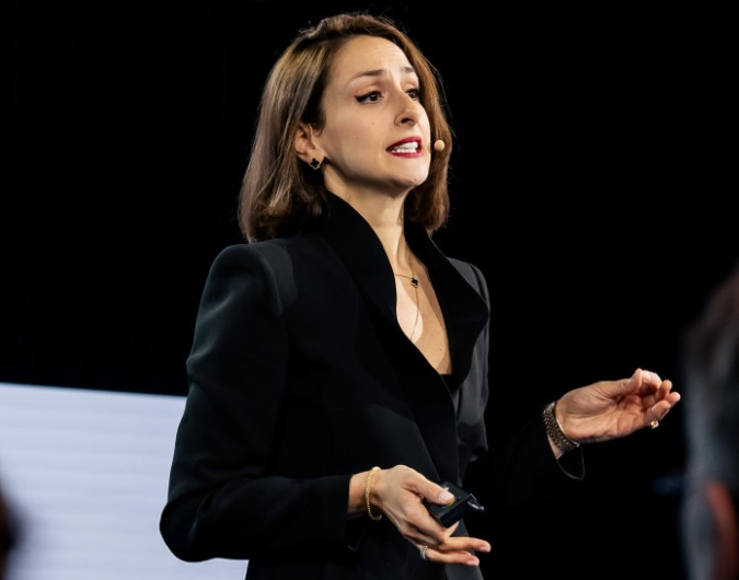 Dr. Margvelashvili-Malament at a conference