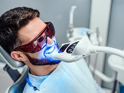 Man having his teeth whitened